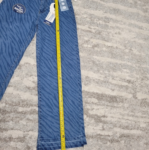 Angels Blue Zebra Print Jeans - Picture 14 of 15